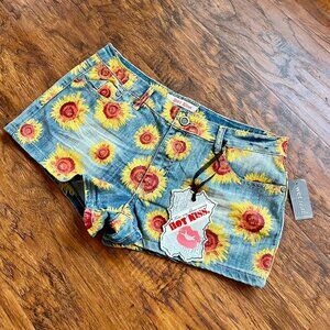 NWT Vintage Y2K Hot Kiss x Wet Seal Sunflower Denim Shorts - Size 11